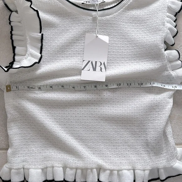 ZARA Sweater Vest NWT with Ruffles and black trim size L - Picture 3 of 5